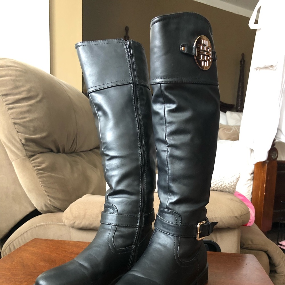 Boots - Picture 2 of 4